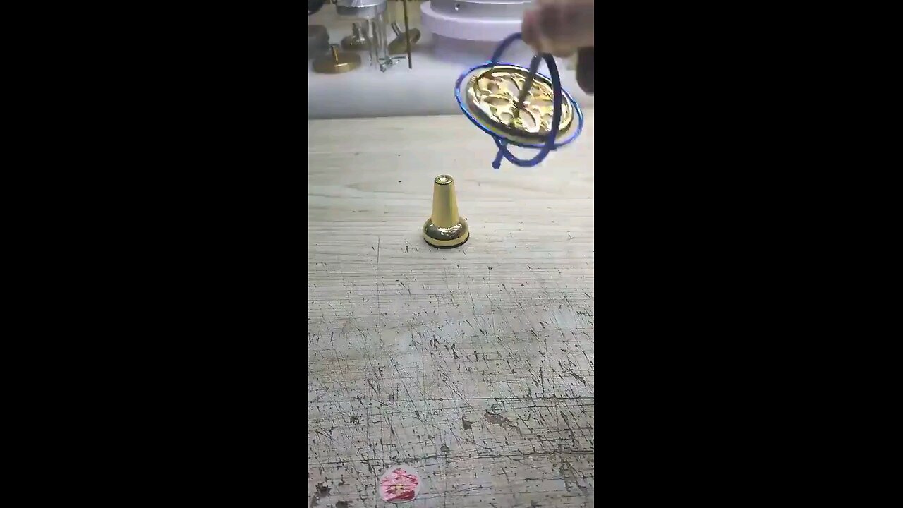 A simple toy to understand the movement of the universe