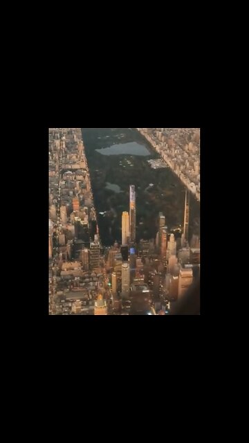 TRUMP❤️🇺🇸🥇FLYING ON TRUMP FORCE ONE🤍🇺🇸🌇🛫 OVER NEW YORK💙🇺🇸🏙️🛬⭐️