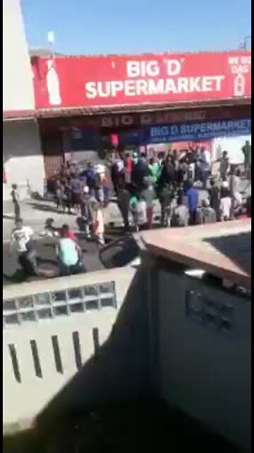 WATCH: Looting suspects caught, cops on high alert amid Cape Flats struggle (MT6)