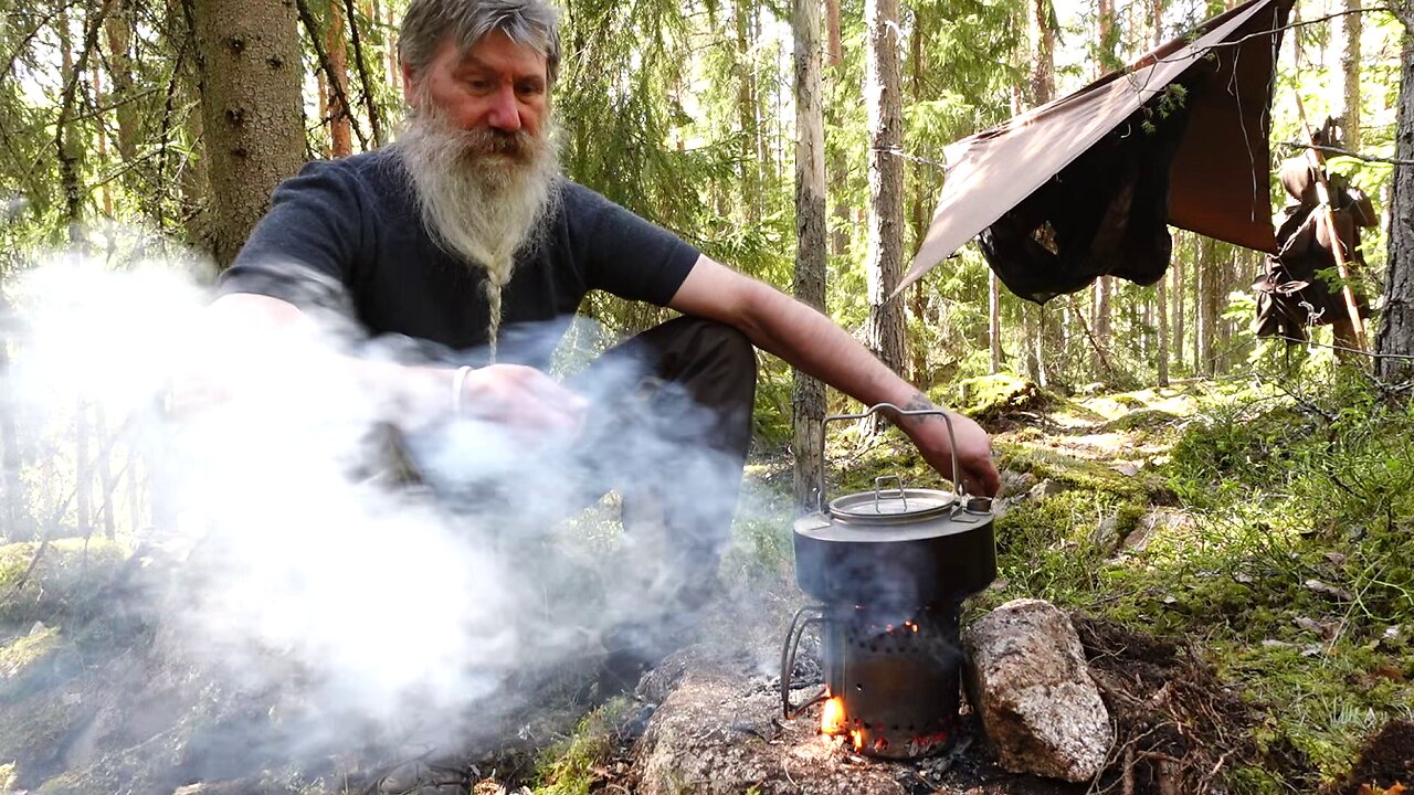 Slowing down in Finland, DIY Titan Hobo cooking in the Northern woods with Hammock setup