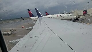 B 757 200 VI OVER THE WINGS