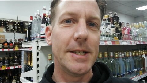 27 mei 2022 - Johannes toont schappen in een Supermarkt in Moskou