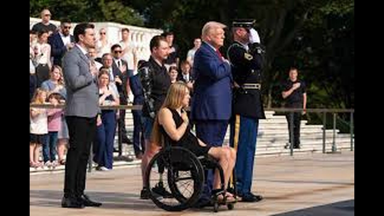 (Super important) The secret of President Trump's pose