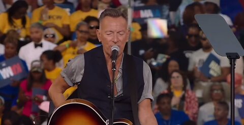 TRUMP TYRANT NO DEEPLY AMERICAN! Bruce Springsteen at Kamala MASSIVE Atalanta GA rally