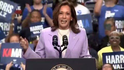 🚨 Kamala Harris Claims Trump’s ‘No Tax On Tips’ Plan at Vegas Rally 🇺🇸🎤💵