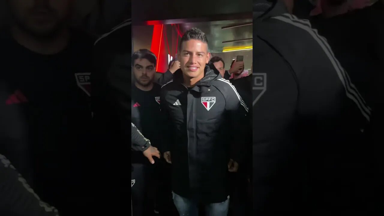 James Rodrigues tendo o primeiro contato com a torcida do SãoPaulo 🇾🇪