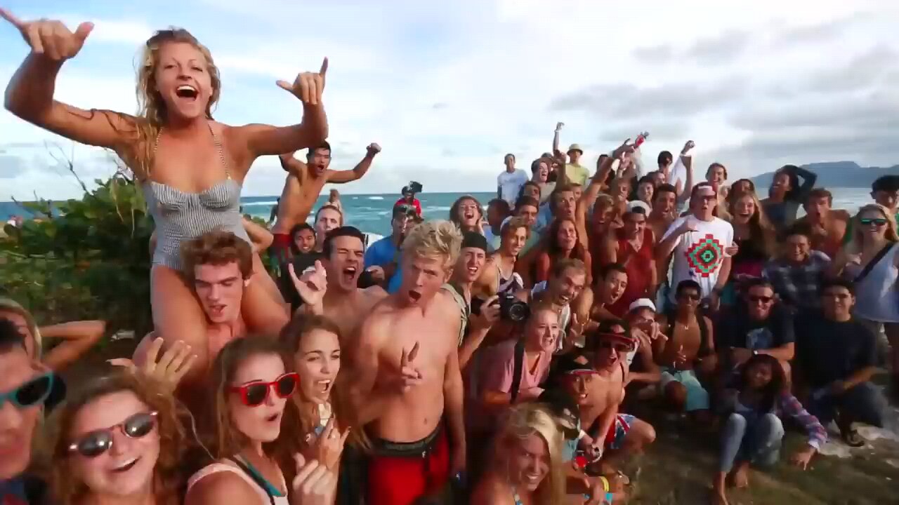 Hawaii waikiki cliff jumping