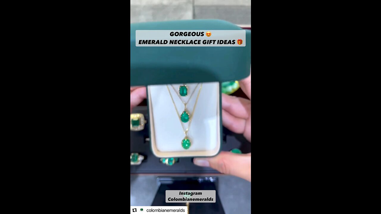 Trendy and stylish 14k Solid Gold Colombian emerald Necklace gift ideas for women