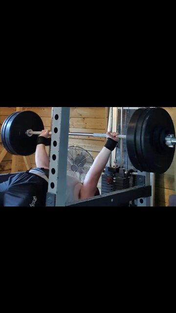 Absolutely AWFUL 97.5 Kgs x 5 PAUSED Bench Press.