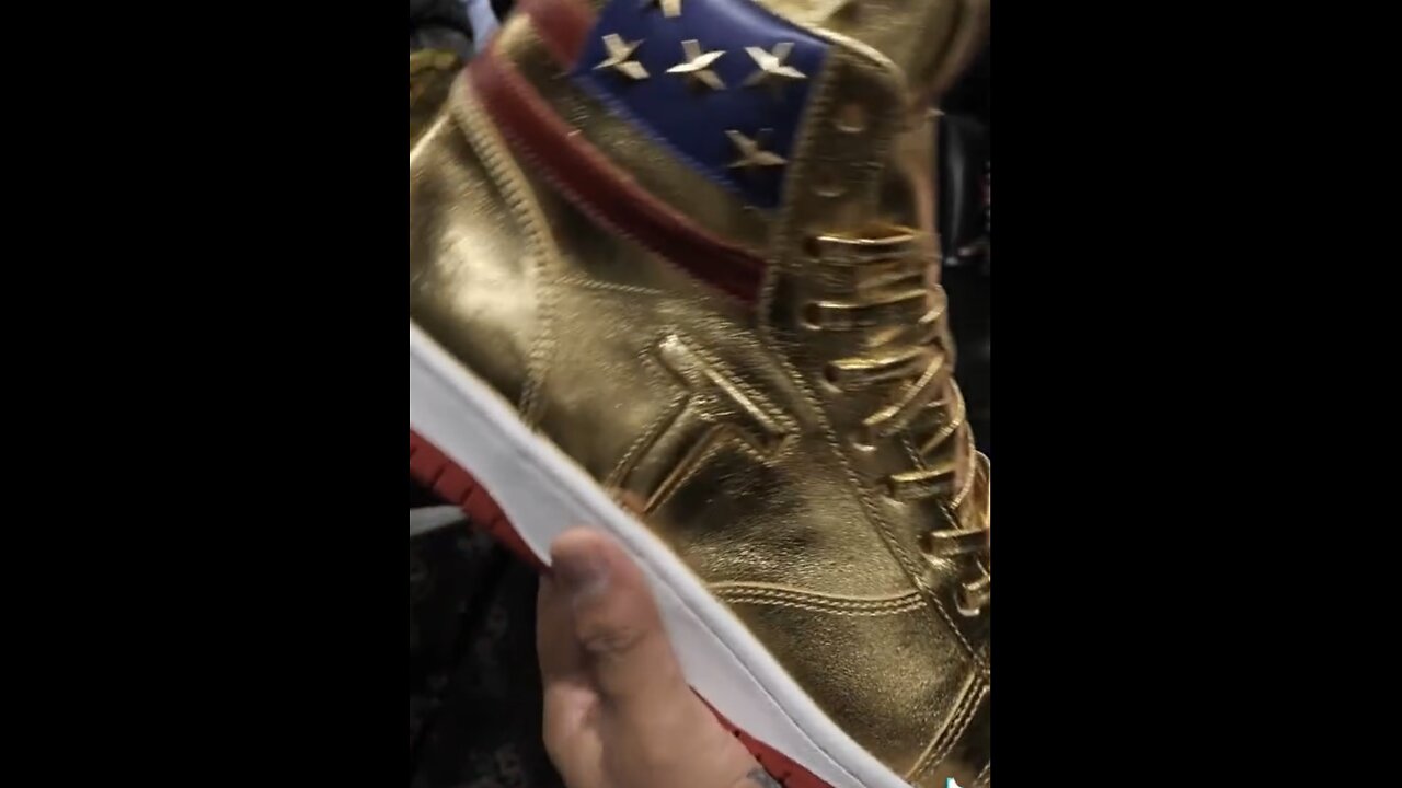 BUYING DONALD TRUMP🇺🇸👑👟🥇NEW GOLDEN BRAND SNEAKERS🇺🇸👟🏆💫