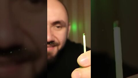 POWERFUL GREEN LASER LIGHTS UP MATCH