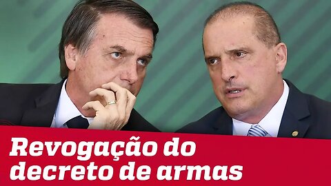 Bolsonaro substitui decreto que flexibiliza porte de armas por outros três