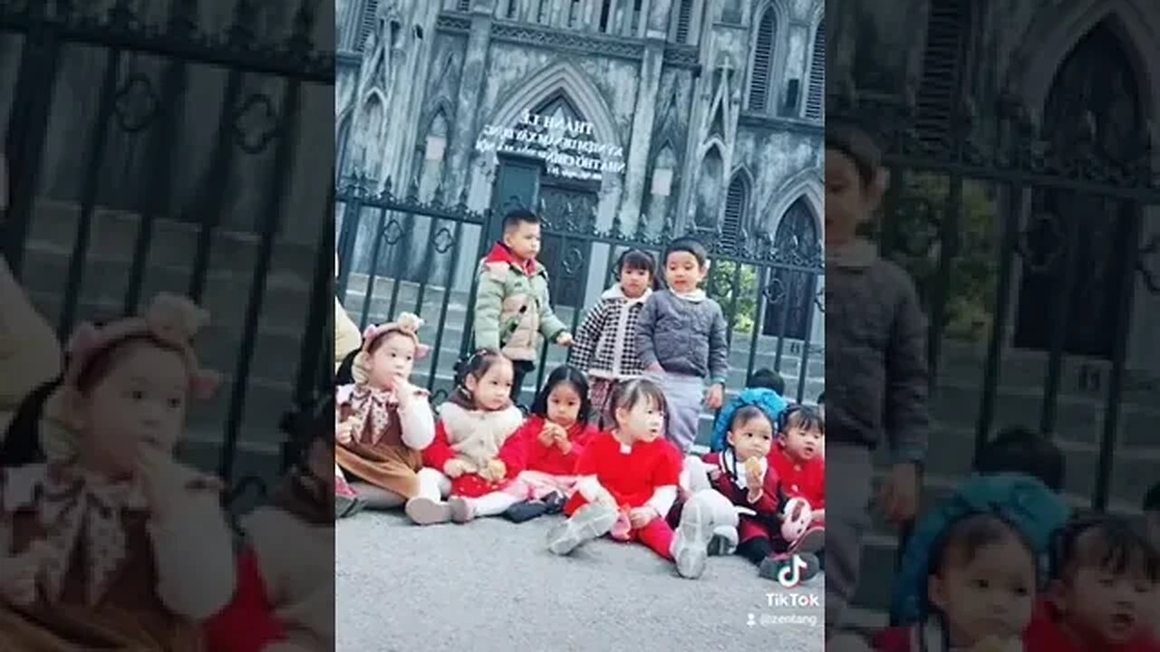Beautiful Hànoi Children In Front Of St Joseph Cathedral