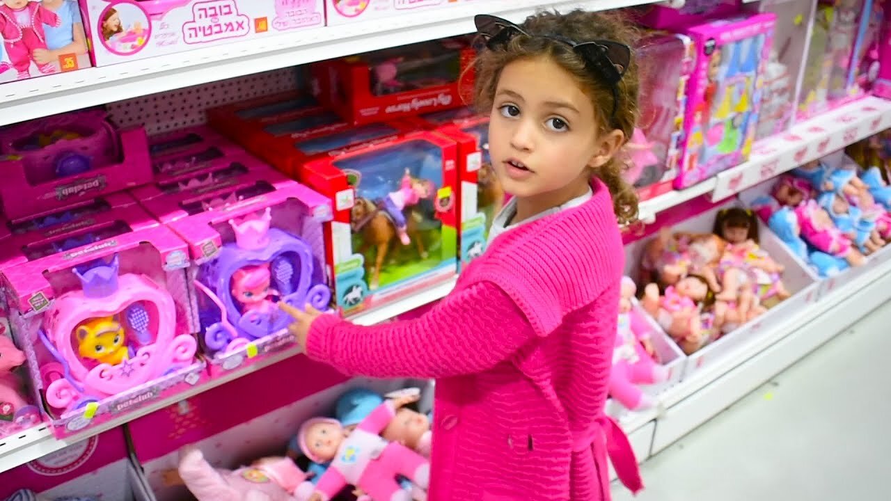 Noya and Shir visited a toy store