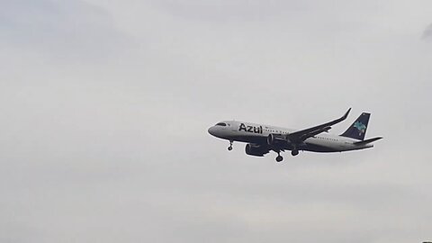 Airbus A320NEO PR-YSF na final antes de pousar em Manaus vindo de Boa Vista