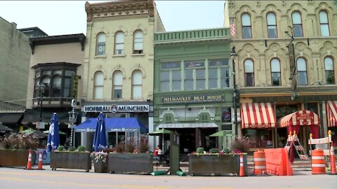 Local restaurants find ways to extend outdoor seating during colder months