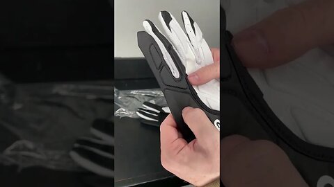 GripBoost has lineman gloves 🤨 #gripboost #bigskill #lineman #football