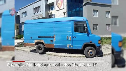 64 klandestinë në fugon, i riu braktis mjetin dhe arratiset kur sheh policinë, efektivët e kapin
