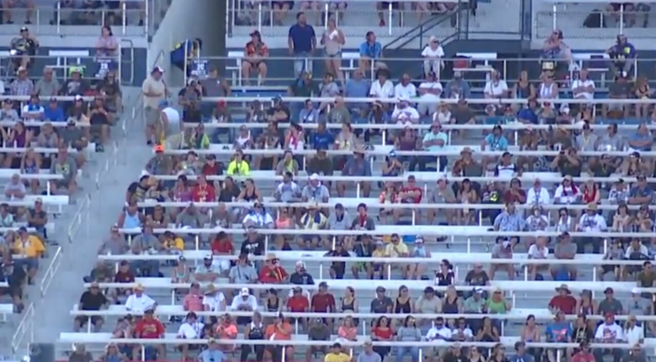 NASCAR fans take in high-octane thrills at Las Vegas speedway