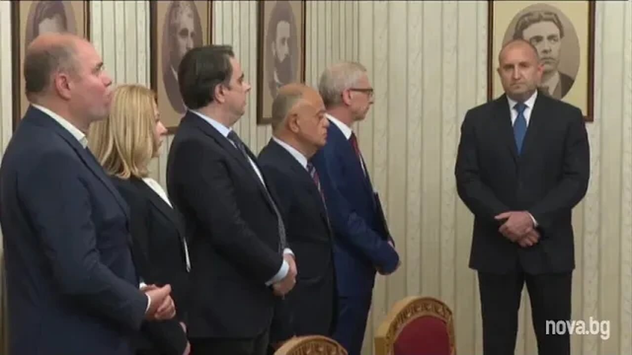ВТОРИ ОПИТ Президентът връчва папката за съставяне на кабинет на ПП ДБ
