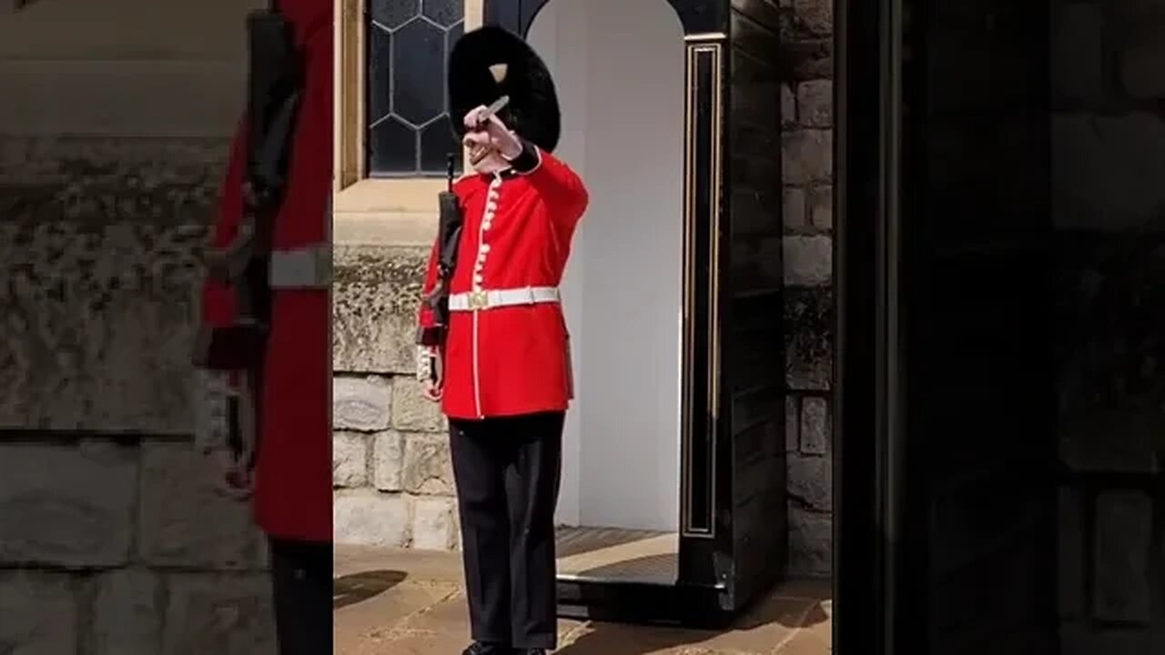 Taking the baronet off his riffle #horseguardsparade