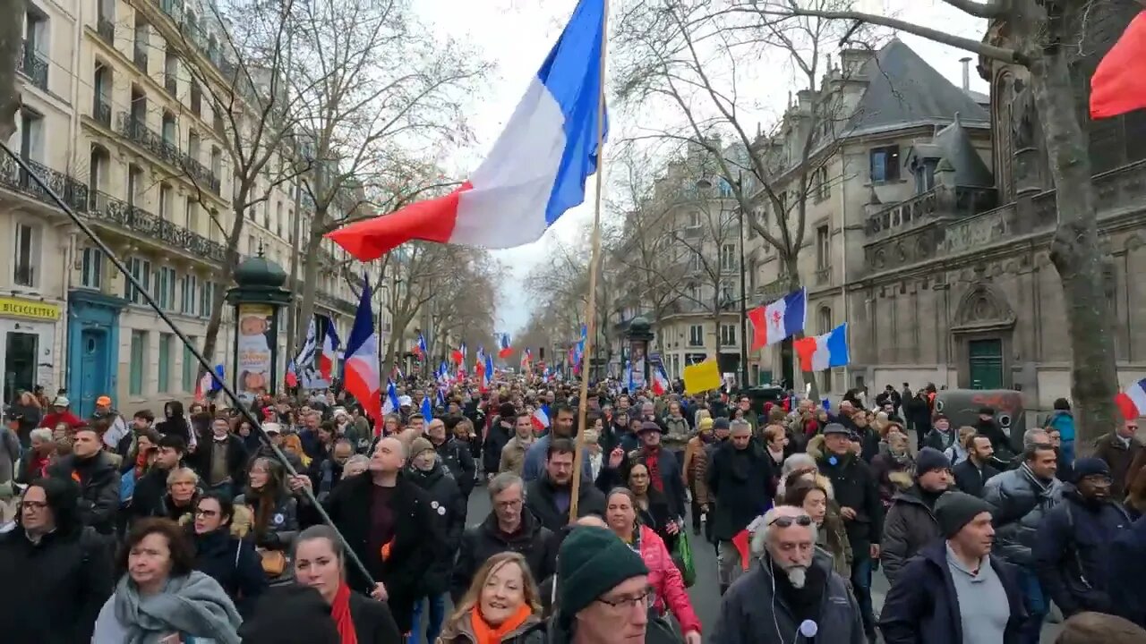 Manifestation de la "Marche nationale pour la Paix" à Paris le Dimanche 12 Février 2023 - Vidéo 11