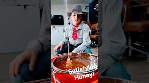 Satisfying Honey Pour #cowboys #texas #honey #satisfying