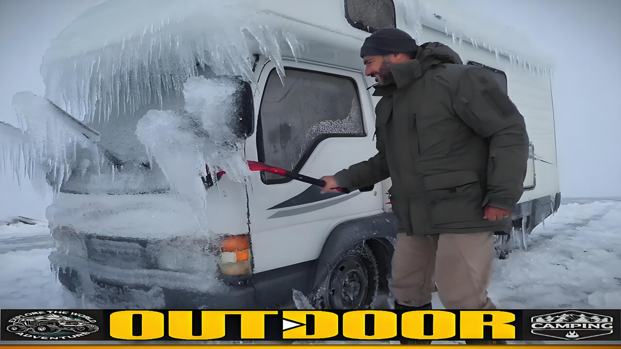 Extreme Cold Adventure｜Tony's Survival Story in a Snowstorm RV