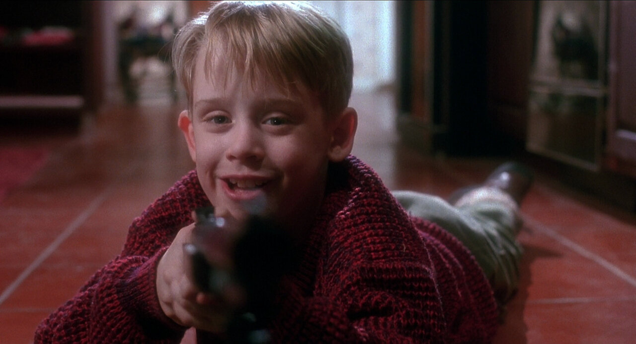 NOSTALGIACIDE CHRISTMAS: Based 80's Child vs. Criminals (Home Alone)