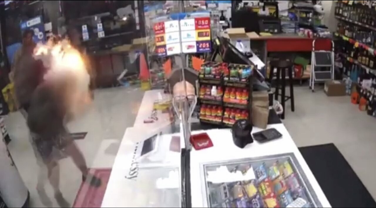 Shopkeeper confronts a thief and is set on fire, OPEN CARRY IN CALIFORNIA NOW!!!