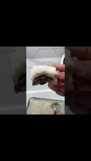 These bites reminded me of sno balls. #lowcarb #ketodiet #ketorecipes #mealprep #Shorts