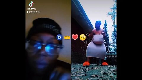 um umm my girl they sitting low😇🧿💗👑😂🧐