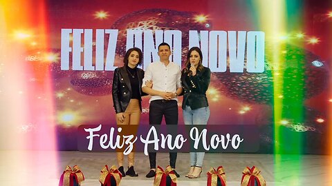 Nós desejamos um Feliz ano novo | Julio, Ariana e família