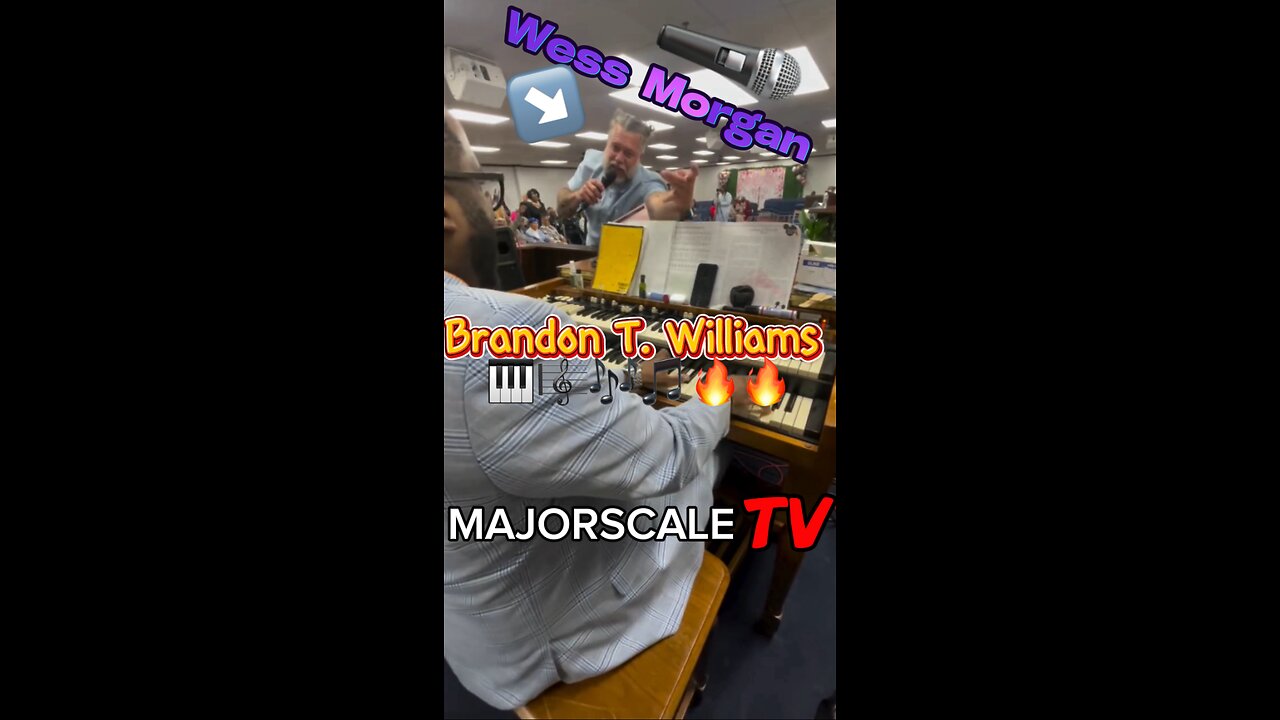 Brandon T. Williams 🎹🎶🔥 backing up Wess Morgan 🎤🎶 I won’t complain