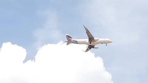 Airbus A320NEO PR-TYV antes de pousar em Fortaleza vindo de Teresina(28/01/2020)