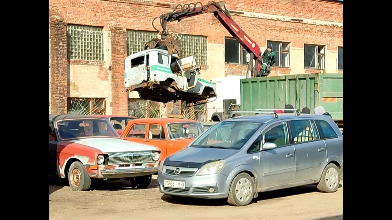 The collection vehicle is sent for melting down