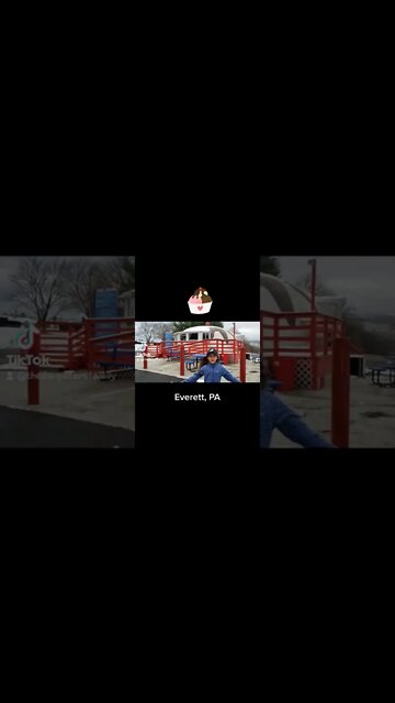 A quick stop for ice cream at the igloo🍨