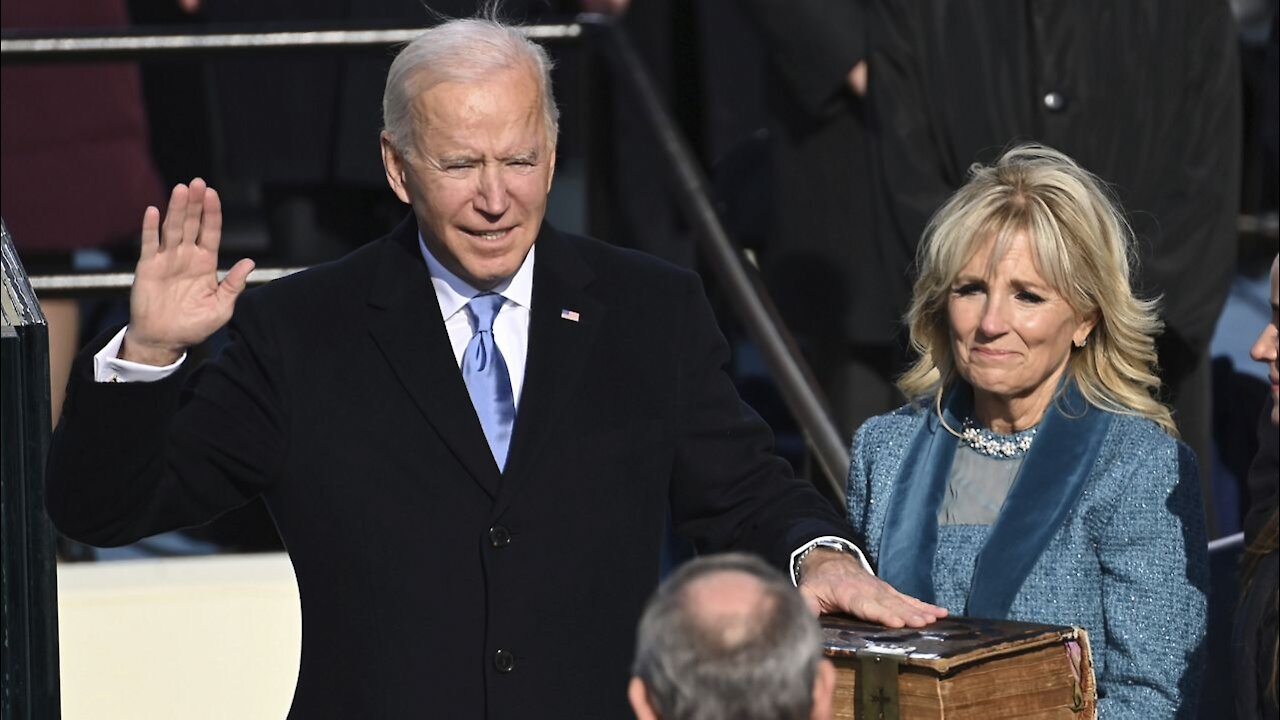 ¿Todo fue un MONTAJE? Dudosas ESCENAS de la TOMA DE POSESIÓN de Biden