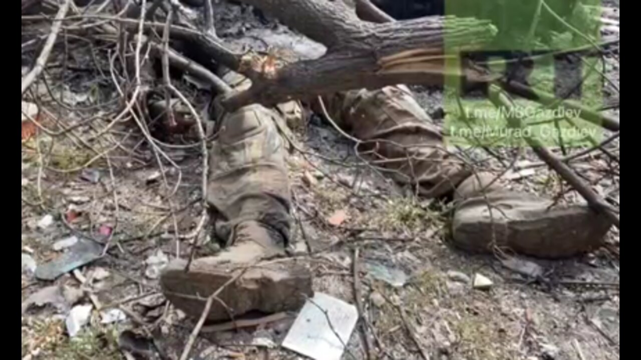 The path to Azovstal: the roads are littered with the bodies of dead Azov militants, broken equipment, shells and fragments from rockets and mines