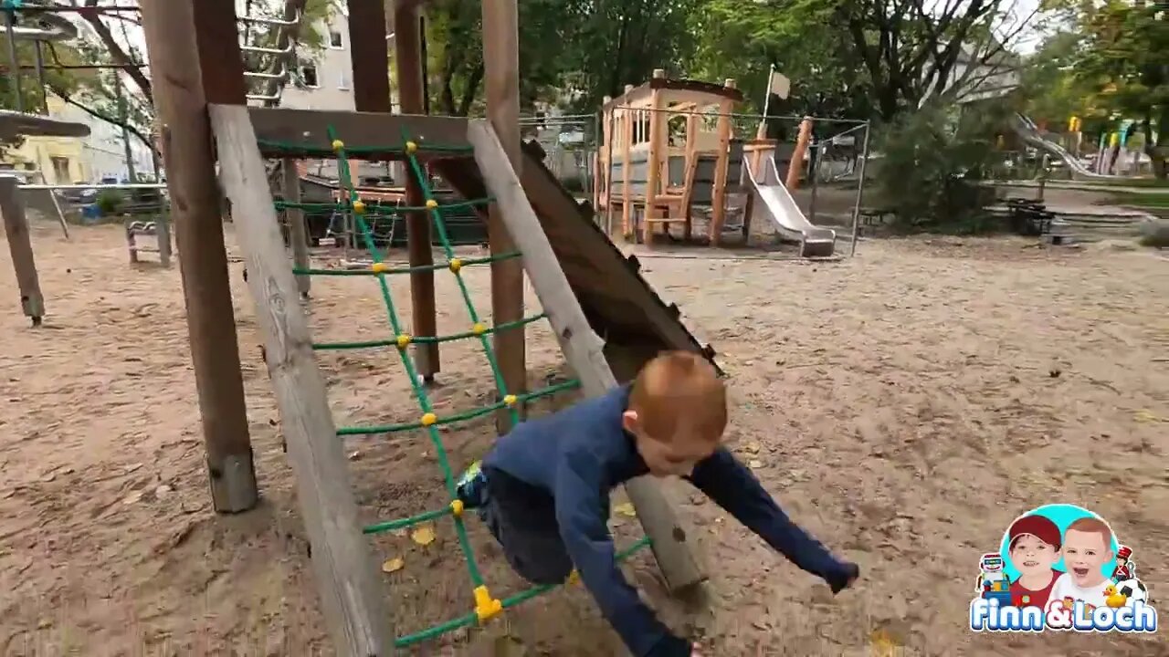 Little Loch Has 3 Wipe Outs Today! Playground Falls (Short Video)