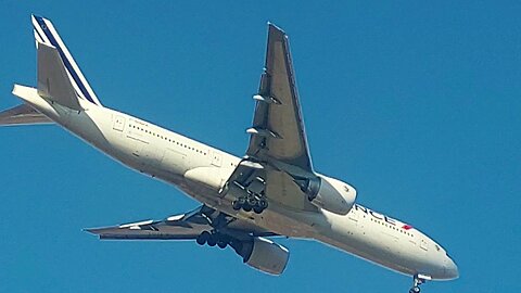 Airbus A321NEO PS-LBE coming from Guarulhos and Boeing 777-200ER F-GSPX from Paris to Fortaleza