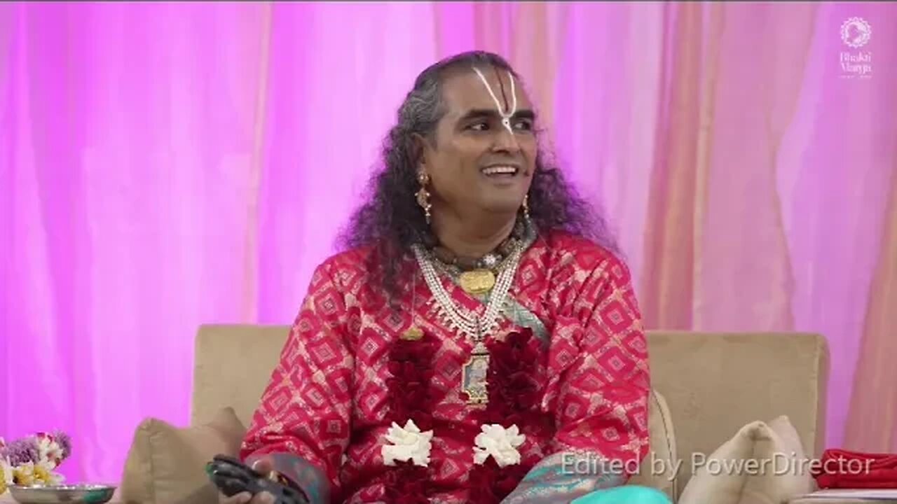 Mann Preet Charan Kamalāre: Paramahamsa Vishwananda canta no Darshan de Nairobi