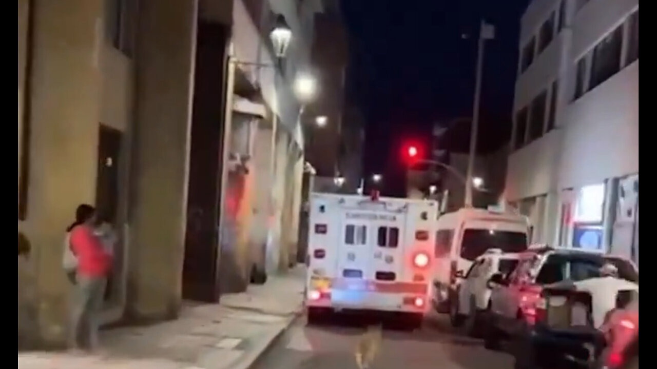 ❤️ A dog was running after the ambulance that was carrying its owner. EMS realized & let it In