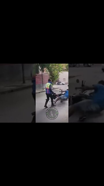 Policía NOQUEA a ciudadano (Se lo buscó) #elpugilato