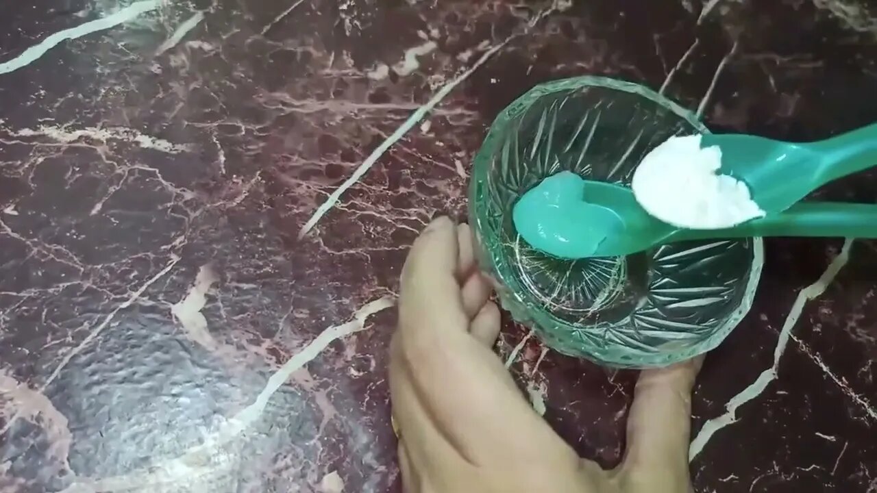 الفازلين والنشا سيجعلك كانك شابة