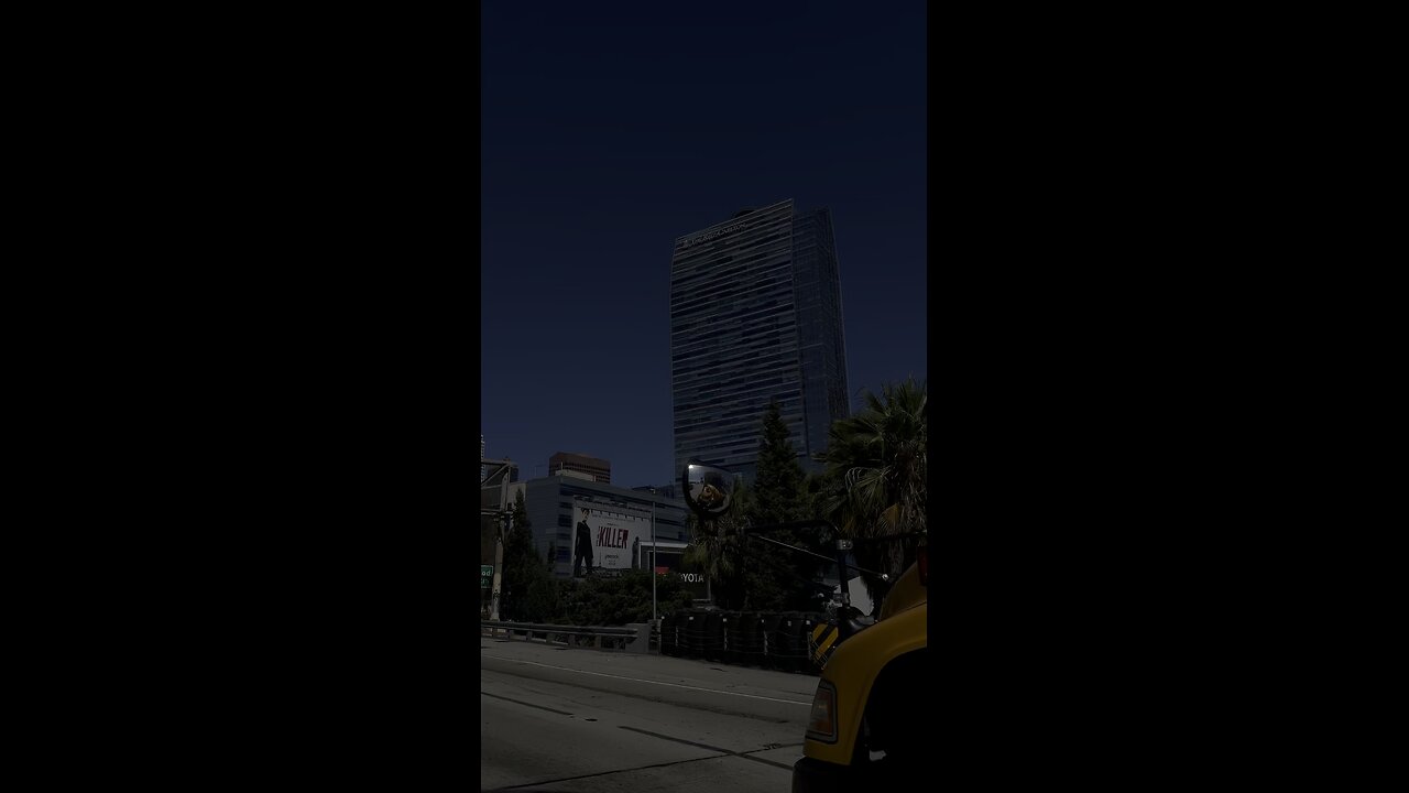 I love traffic with no ac ðŸ¤ðŸ¥° #losangeles #ac #heatwave #grunge #dtla #baddie #cinematic