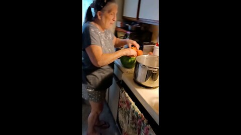 Part 1 of canning peachs