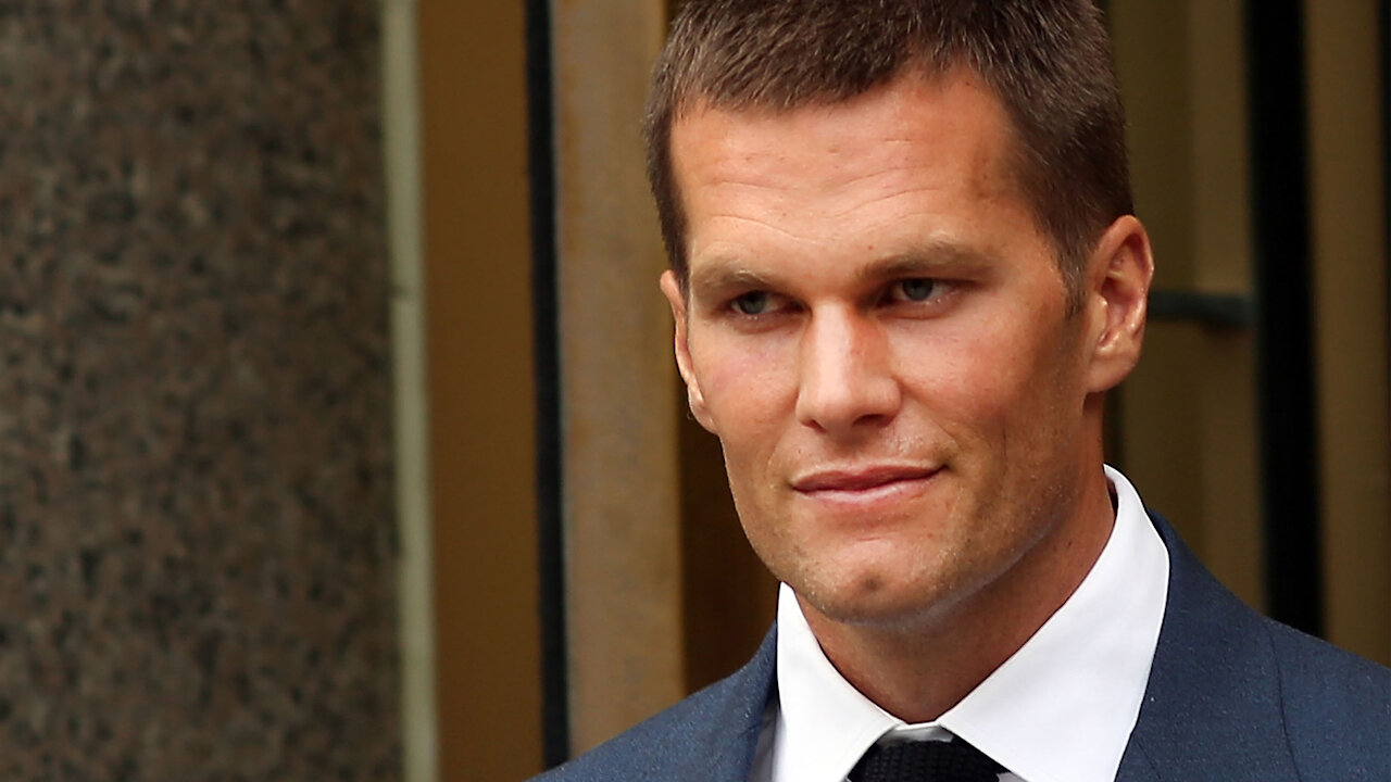 Twitter TROLLS Call Out Tom Brady For Being Racist