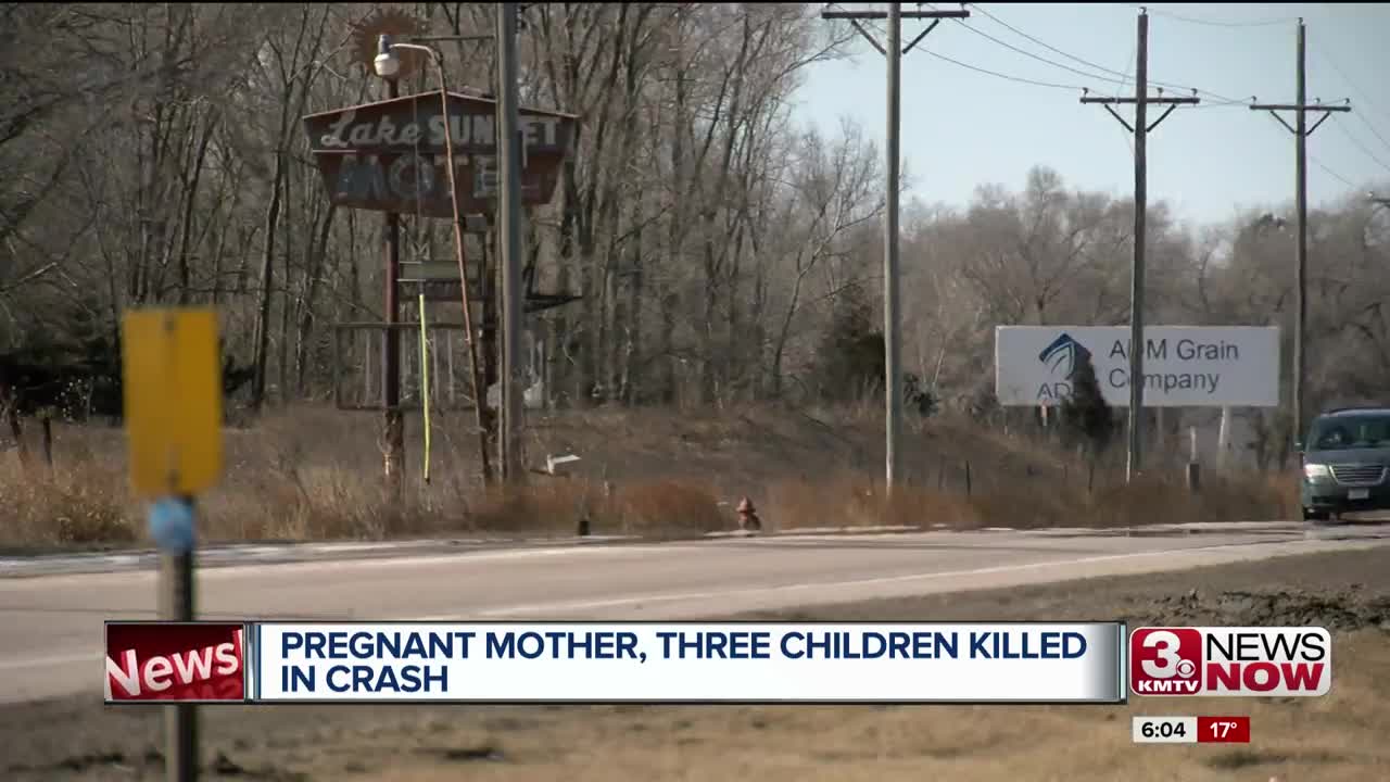 Pregnant mother and children killed in crash