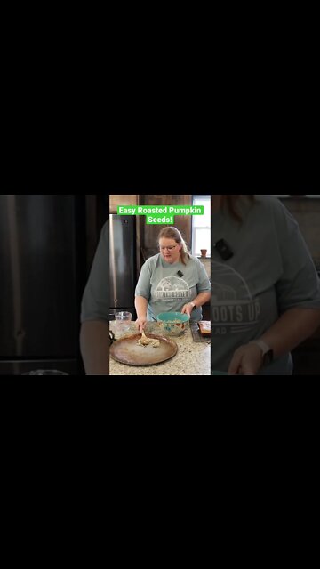 DIY Roasted Pumpkin Seeds #shorts #pumpkinrecipes #fallsnacks